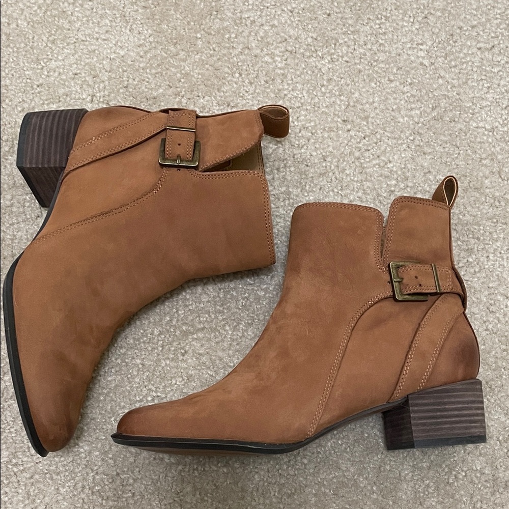 Vionic 8 M Waterproof Tan Ankle Boots with Buckle